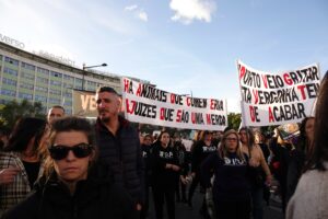 Do Porto vieram também manifestantes apoiar a Lei 69 que defende os animais dos maus tratos